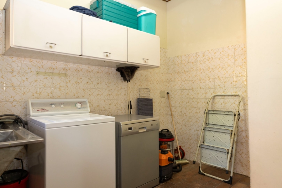 To Let 4 Bedroom Property for Rent in Ifafi North West